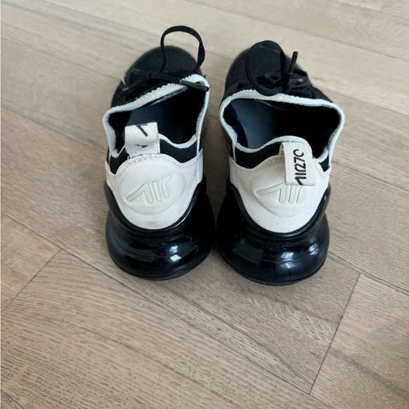 Nike Air Max 270 Sneakers - women’s 7 - Picture 5 of 7